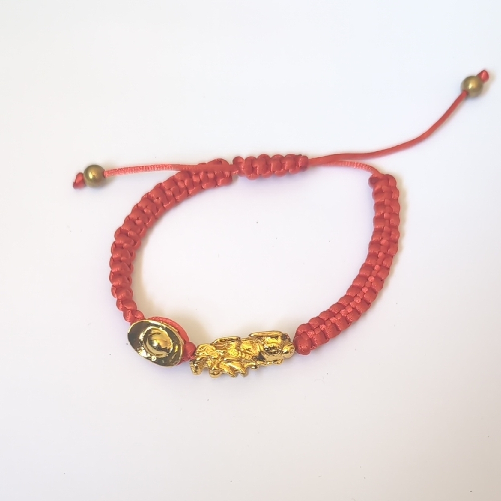 Elegant Chinese Fung Shui Pi Yao Red and Gold Bracelet‎